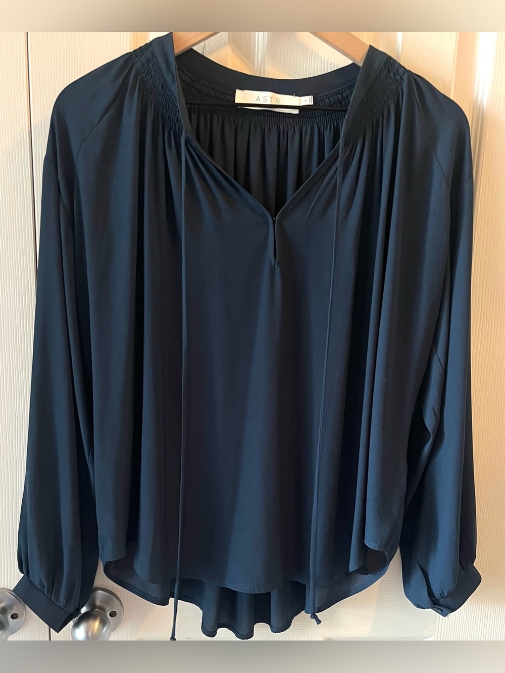 ASTR the Label Navy Smocked Split-Neck Boho Blouse Small